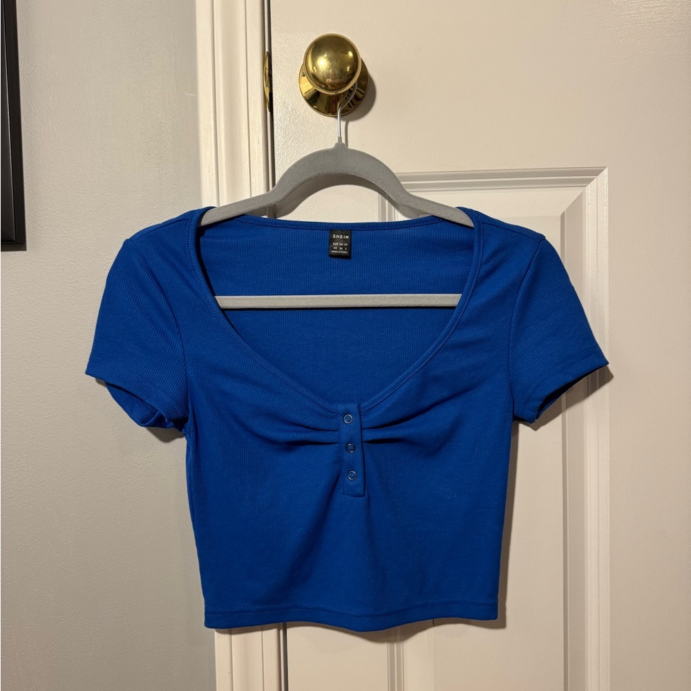 SHEIN Blue Crop Top